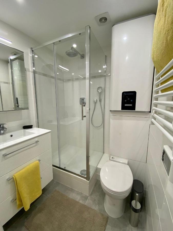 Chez Les Artistes De Menilmontant Apartment Paris Exterior photo
